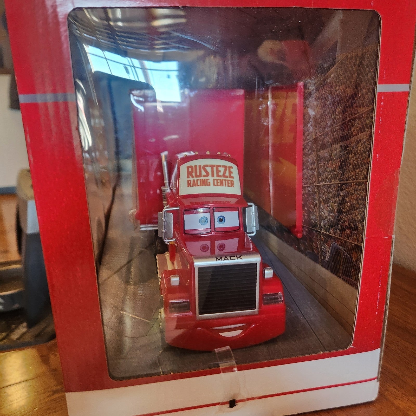 Disney Parks 2025 Pixar Cars Mack Hauler Truck Vehicle Playset Lights Up 1:435