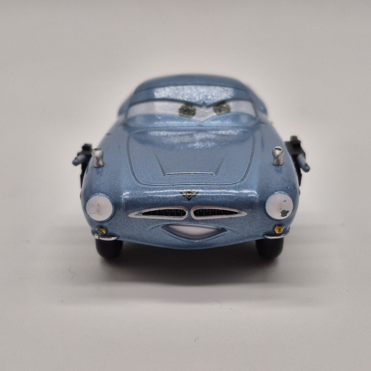 Secret Spy Ops Finn McMissile with Weapons 1:43 Diecast Disney Store 20117