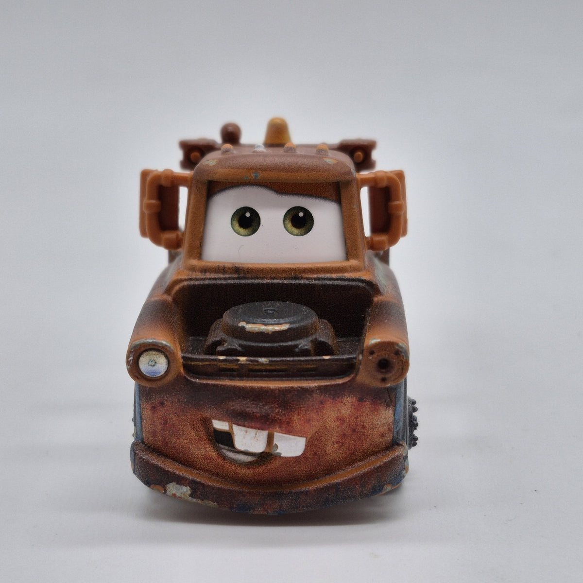 Mater Loose Disney Pixar Cars 1:55 Diecast Thailand FJH926