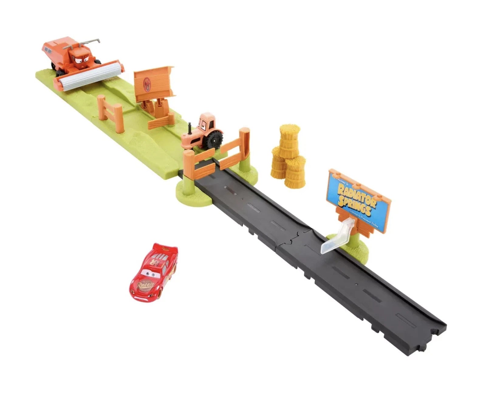 NEW IN BOX Disney Pixar Cars Franks Escape and Stunt Race Playset 2025 1:64 toy1