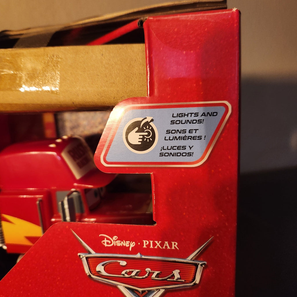 2026 Disney Parks Light Up Mack Truck Disney Pixar Cars New 1:43 3