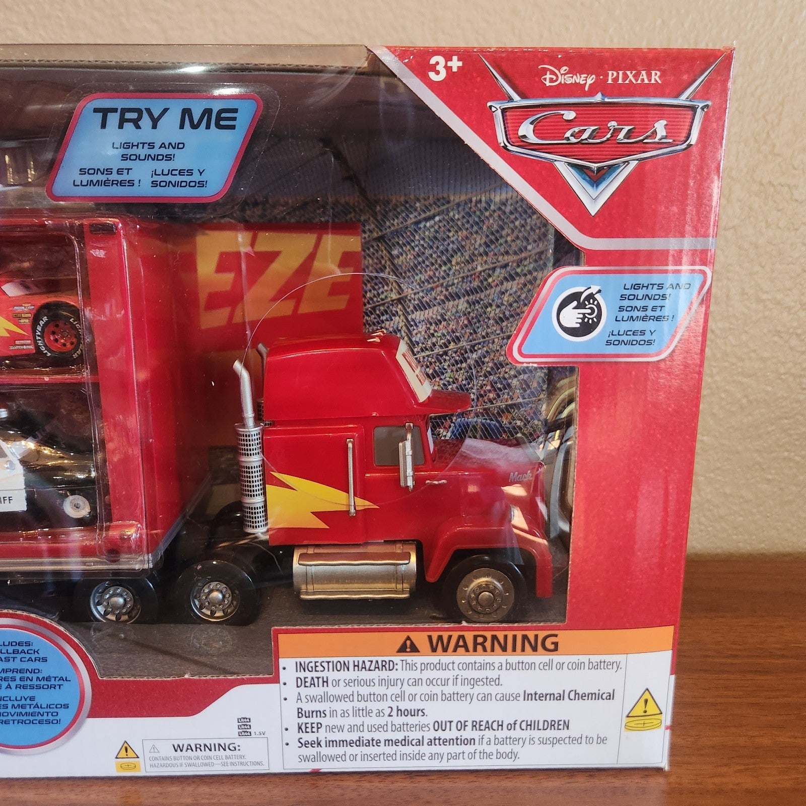 Disney Parks 2025 Pixar Cars Mack Hauler Truck Vehicle Playset Lights Up 1:432