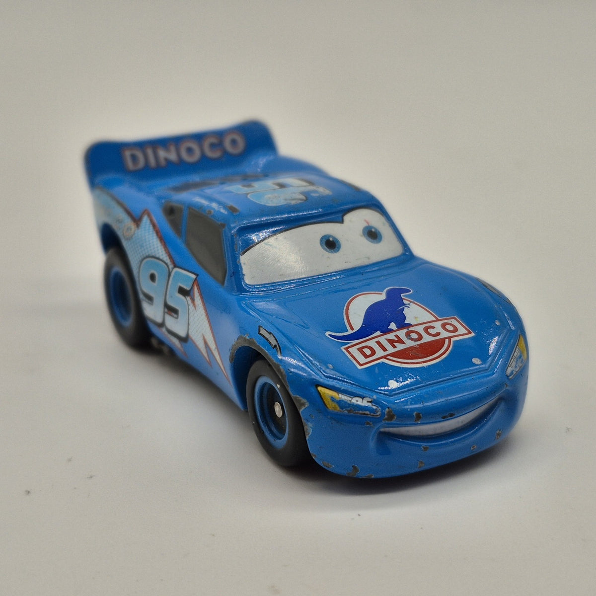 TOMICA Dinoco Lightning Mcqueen 1:64 Disney Pixar Cars 2010 Diecast5