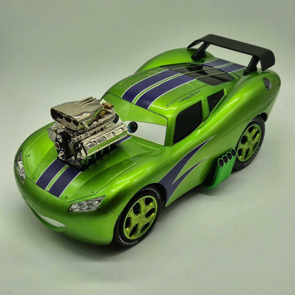 2012 Ridemakerz Lightning McQueen Cars 2 Disney Pixar Collectibke Custom Green 1