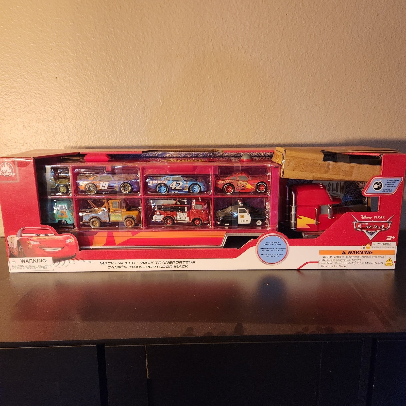 2026 Disney Parks Light Up Mack Truck Disney Pixar Cars New 1:43 1