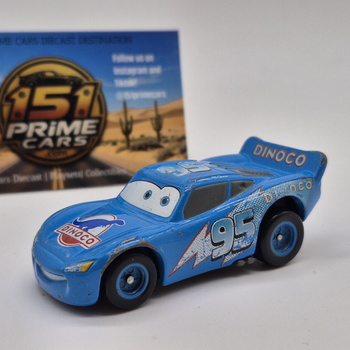 TOMICA Dinoco Lightning Mcqueen 1:64 Disney Pixar Cars 2010 Diecast0