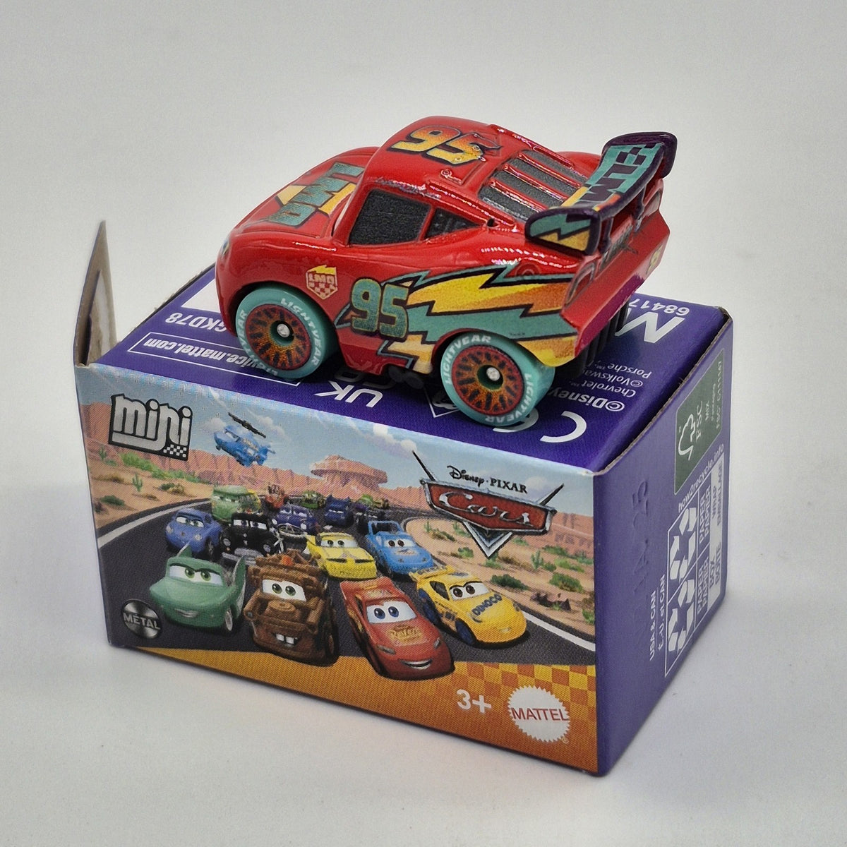 Race To Celebrate Lightning McQueen Mini Racer 1:87 Disney Pixar Cars Series 31