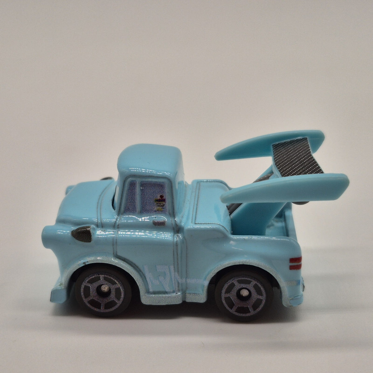 Mini Tokyo Drift Mater Disney Pixar Cars 1:87 Diecast Truck2