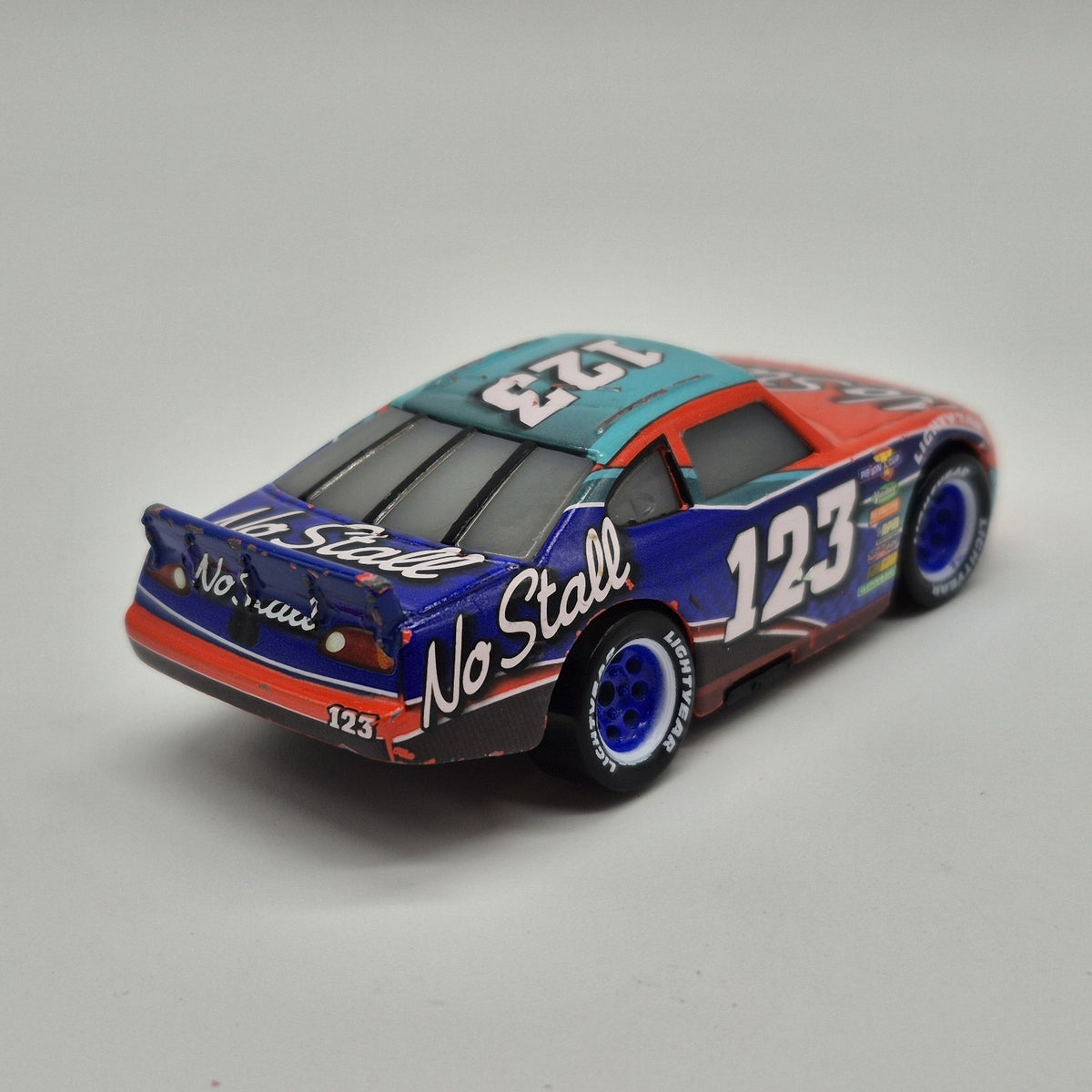 Todd Marcus Cars 3 Disney Pixar Cars No Stall #123 Diecast Toy Car 1:554