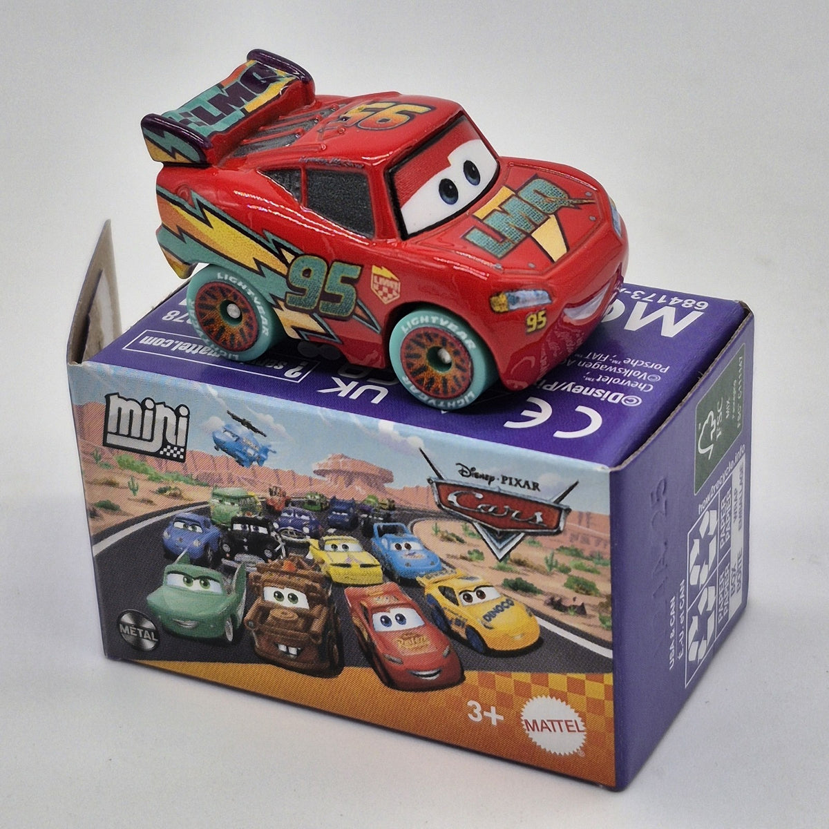 Race To Celebrate Lightning McQueen Mini Racer 1:87 Disney Pixar Cars Series 30