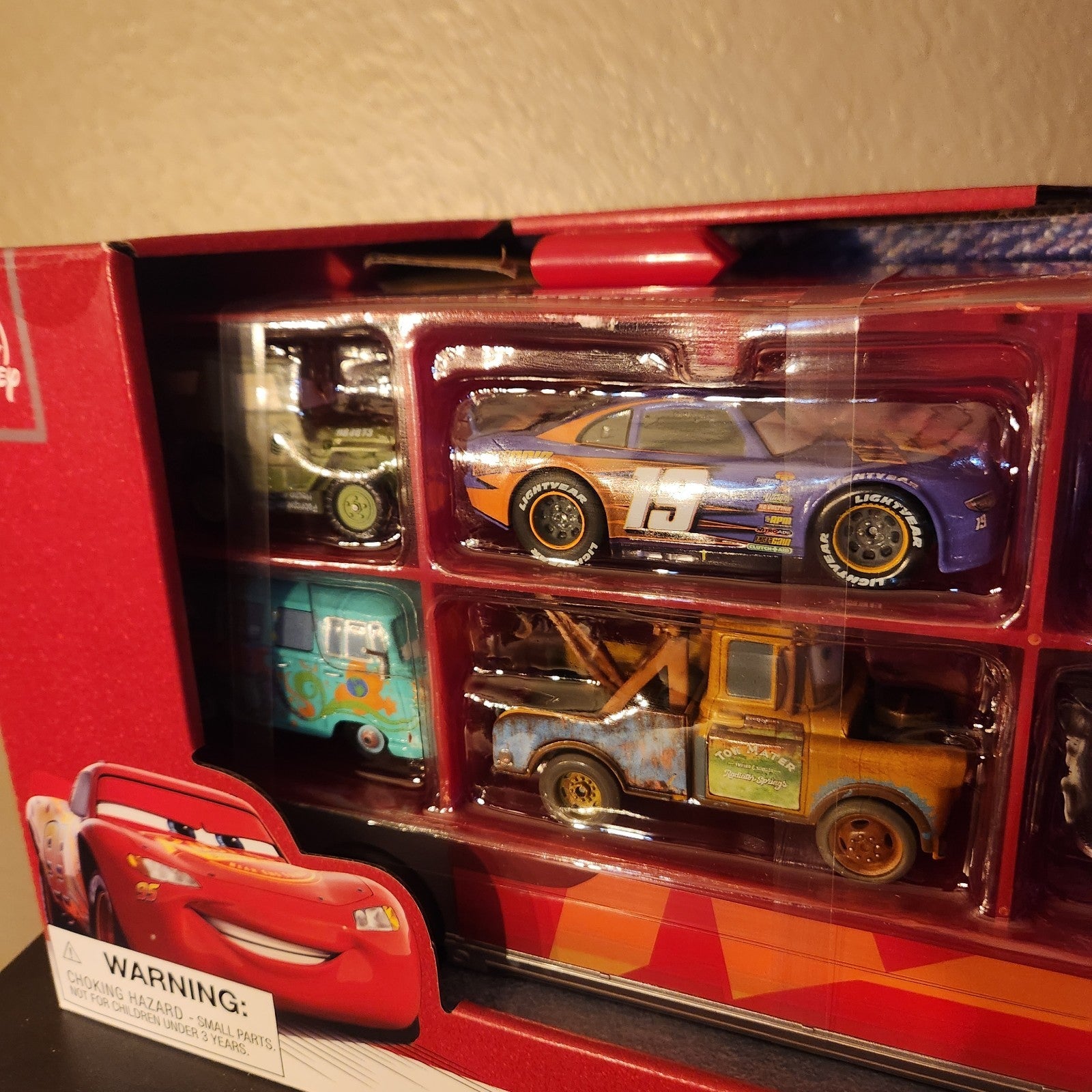 2026 Disney Parks Light Up Mack Truck Disney Pixar Cars New 1:43 5