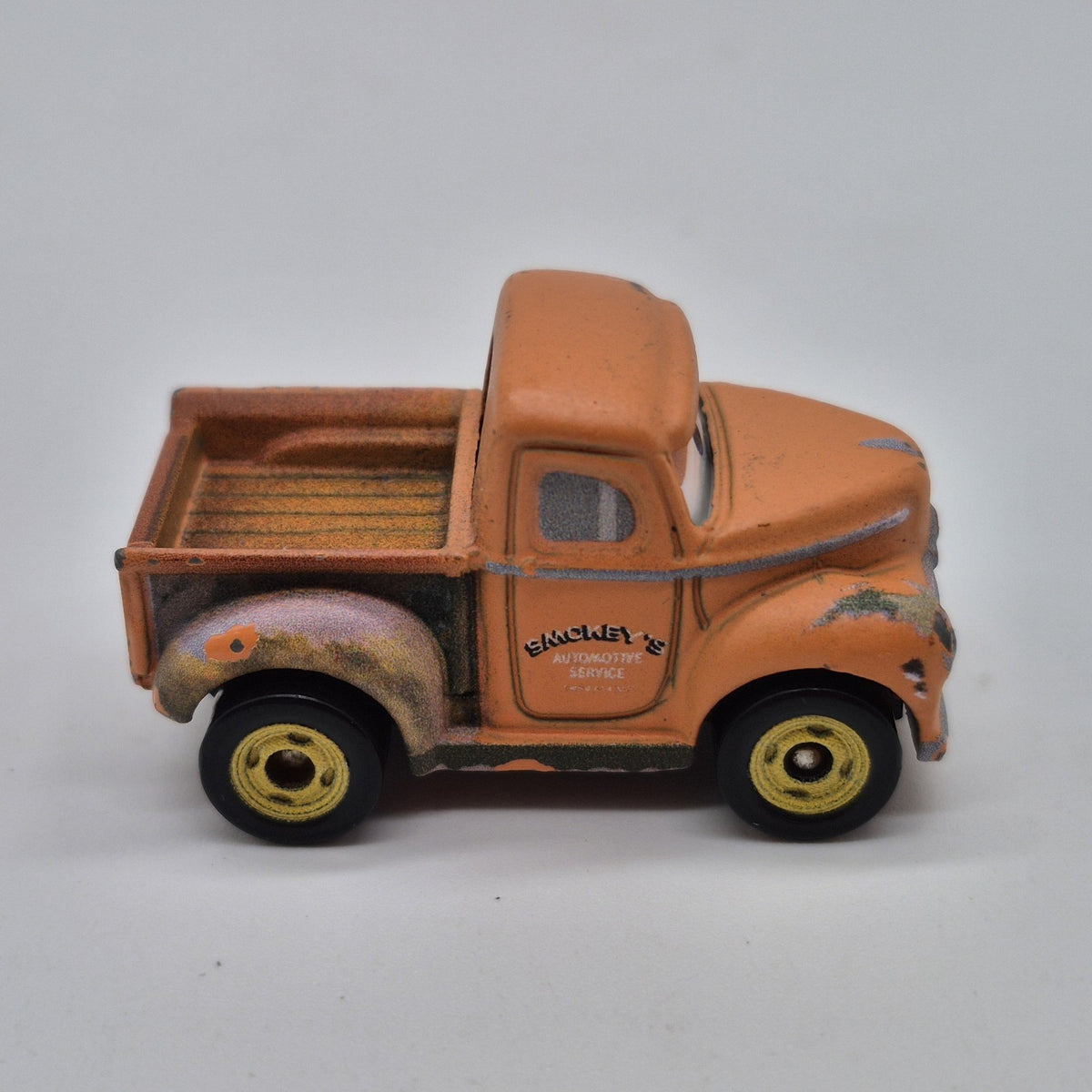 USED Smokey Disney Pixar Cars Mini Racers 1:87 Diecast Truck4