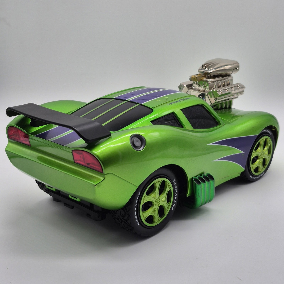 2012 Ridemakerz Lightning McQueen Cars 2 Disney Pixar Collectibke Custom Green 5