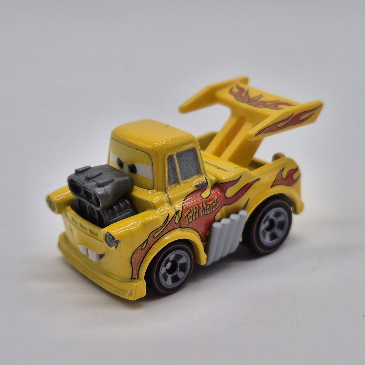 Hot Rod Mater Mini Disney Pixar Cars 1:87 Yellow Truck1