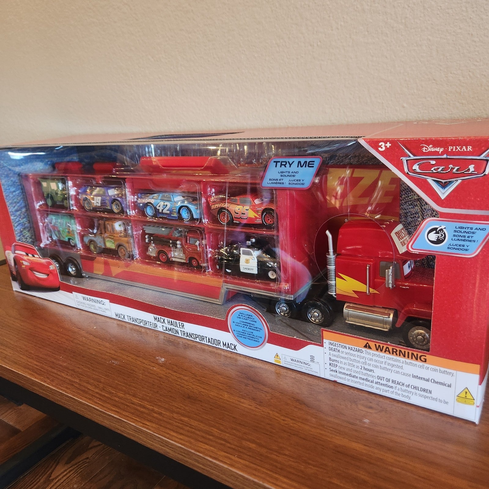 Disney Parks 2025 Pixar Cars Mack Hauler Truck Vehicle Playset Lights Up 1:431