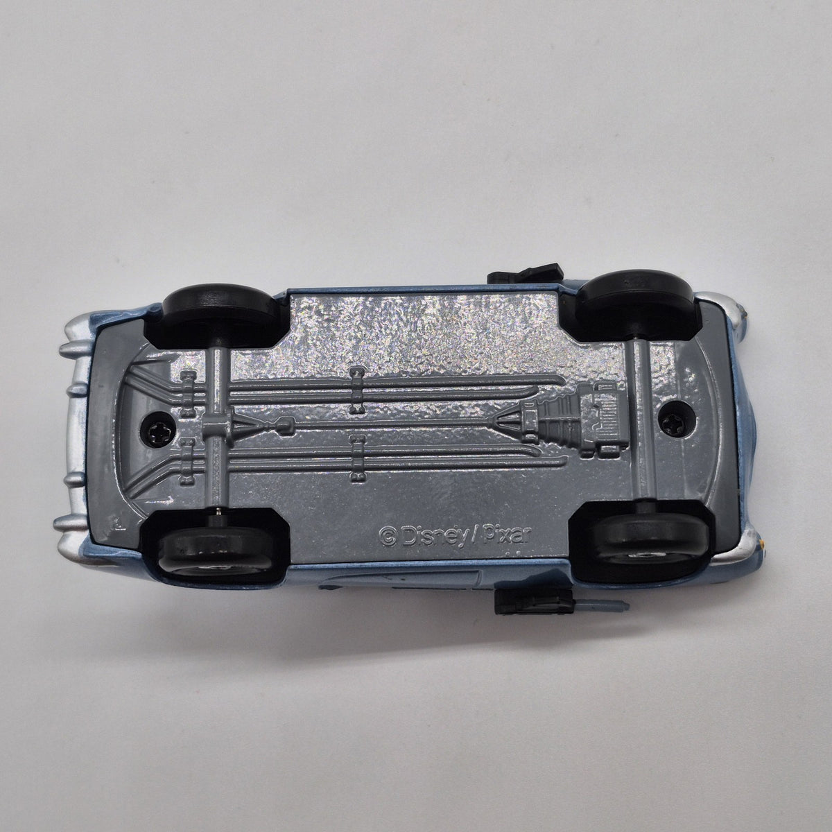 Secret Spy Ops Finn McMissile with Weapons 1:43 Diecast Disney Store 20119
