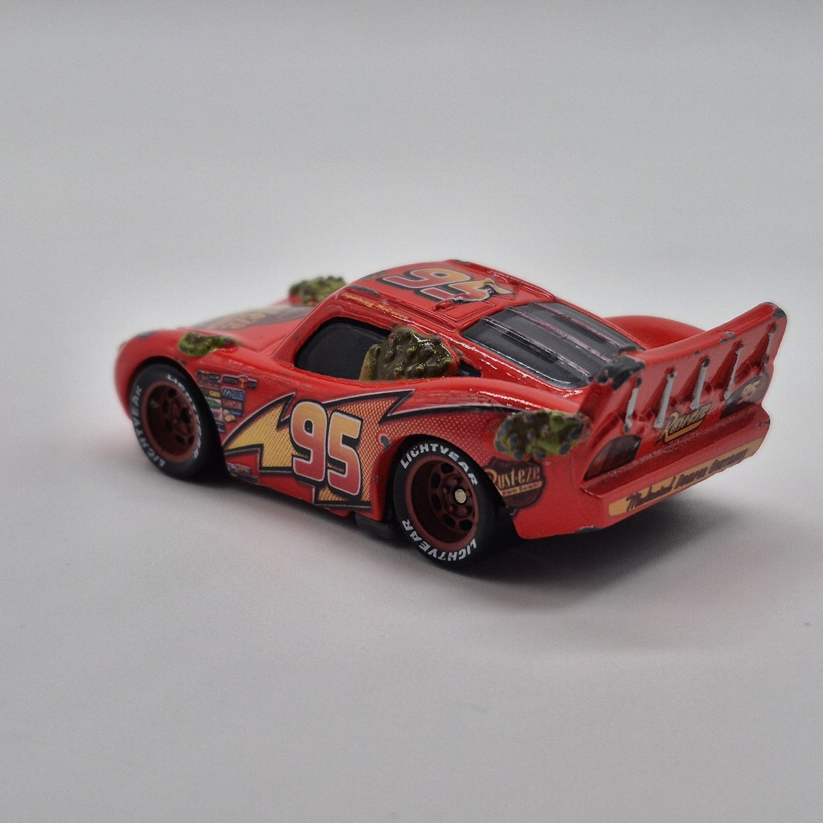 Disney Pixar Cars Cactus Lightning McQueen 1:55 Diecast Rust-eze #953