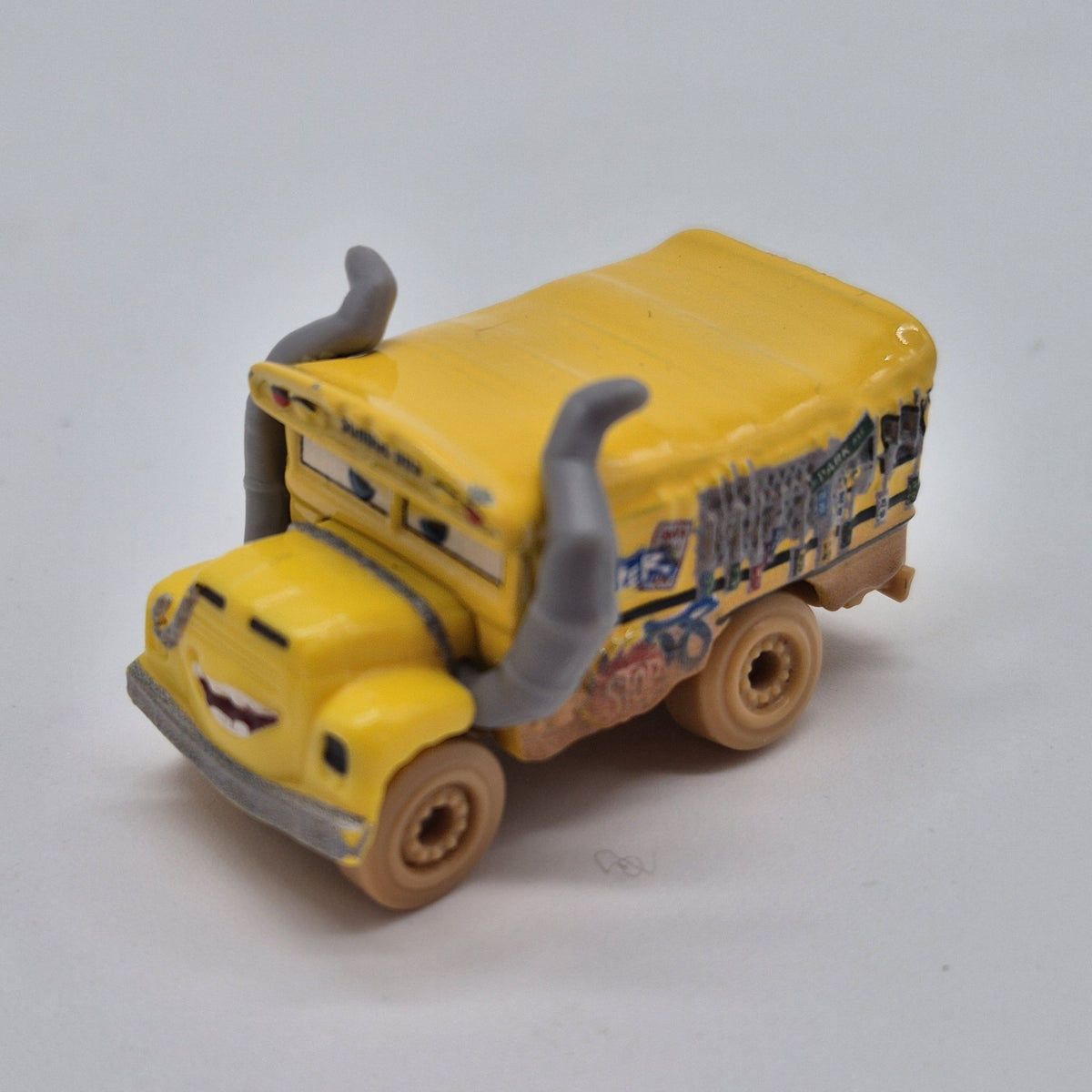 Miss Fritter Mini Disney Pixar Cars 1:87 Diecast Cars1