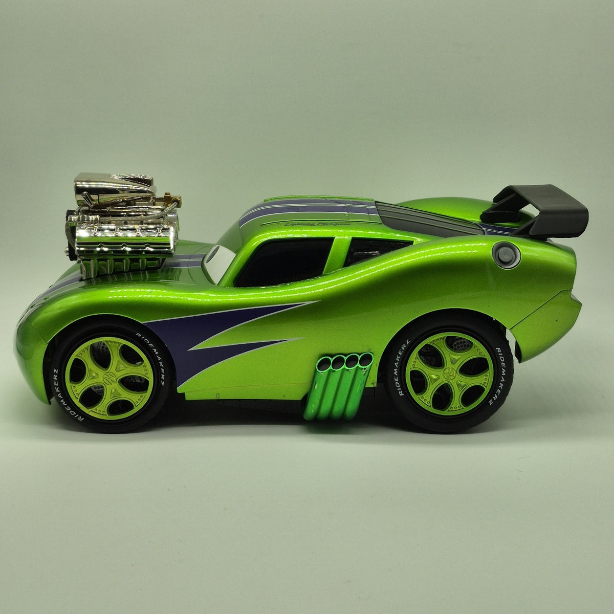 2012 Ridemakerz Lightning McQueen Cars 2 Disney Pixar Collectibke Custom Green 2
