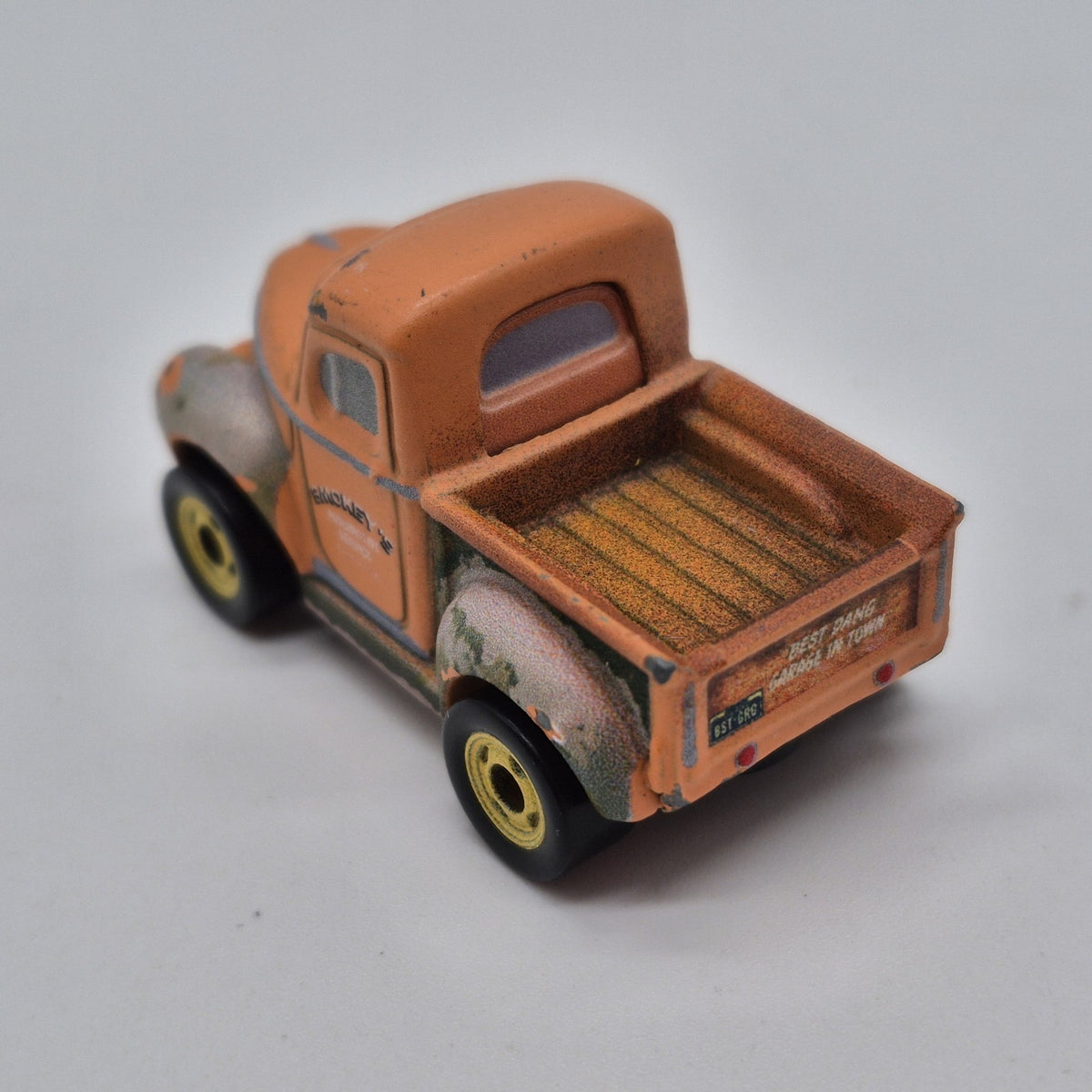 USED Smokey Disney Pixar Cars Mini Racers 1:87 Diecast Truck2