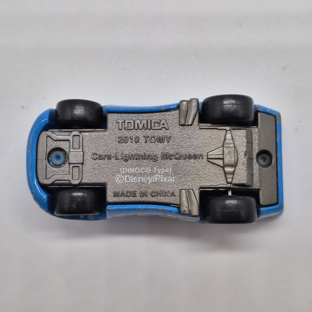 TOMICA Dinoco Lightning Mcqueen 1:64 Disney Pixar Cars 2010 Diecast8
