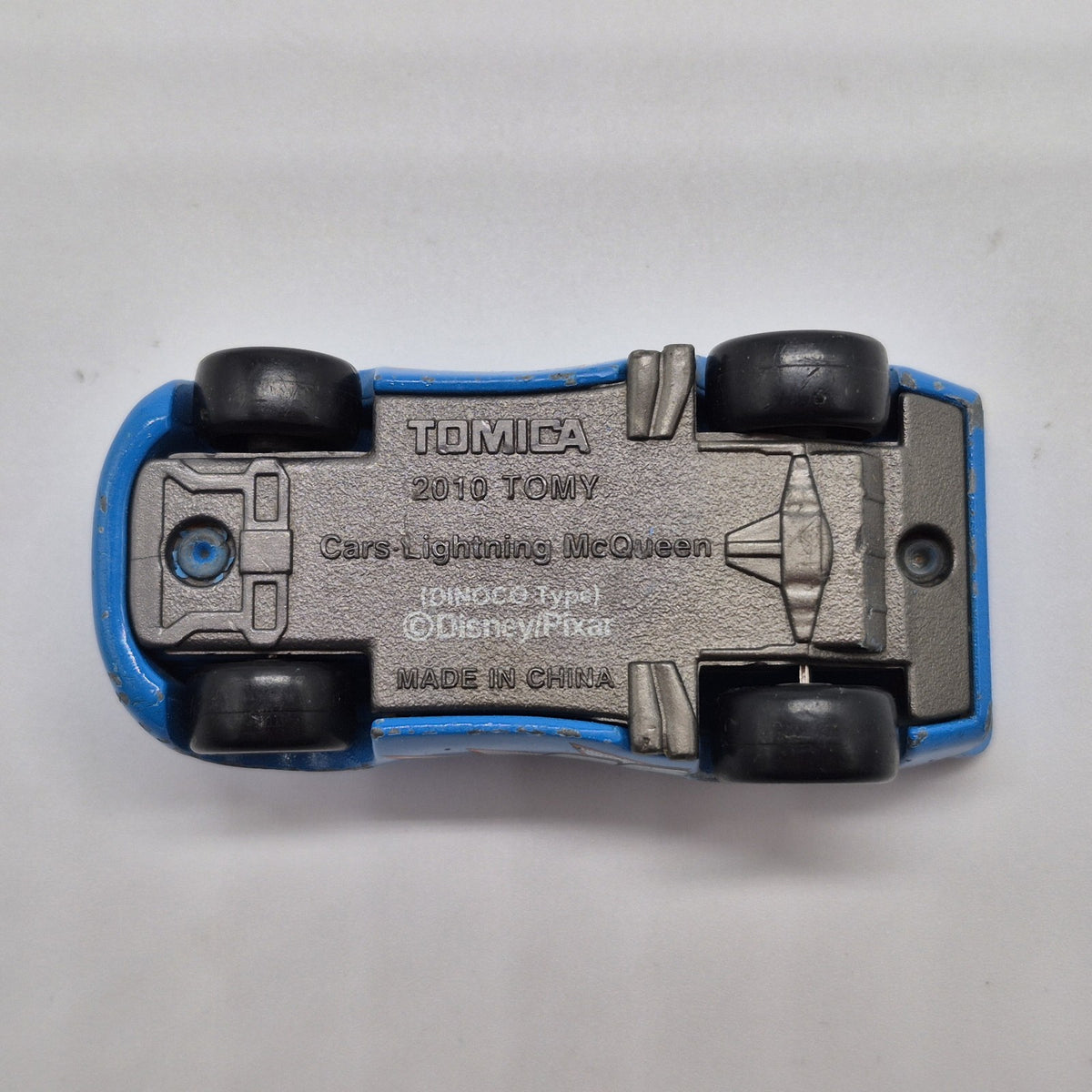 TOMICA Dinoco Lightning Mcqueen 1:64 Disney Pixar Cars 2010 Diecast8