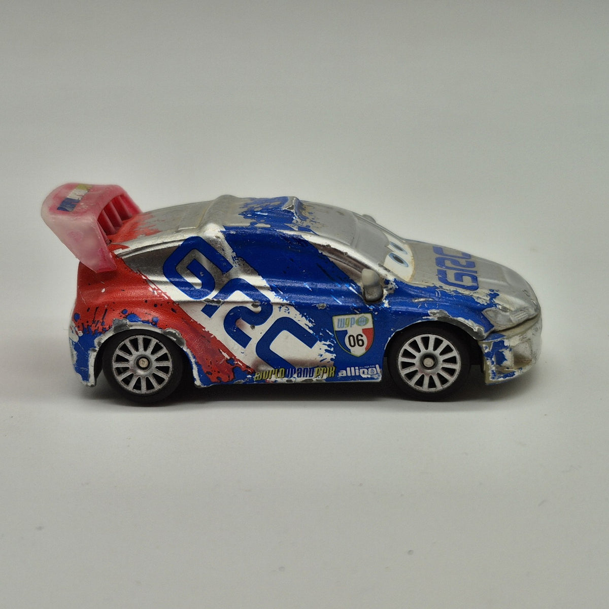 Disney Pixar Cars 2 Raoul Caroule With Metalic Finish Silver Racers Series 1:555