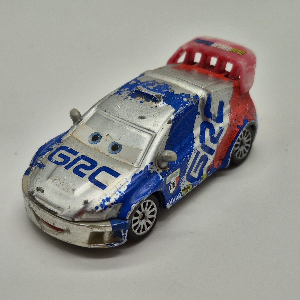 Disney Pixar Cars 2 Raoul Caroule With Metalic Finish Silver Racers Series 1:551